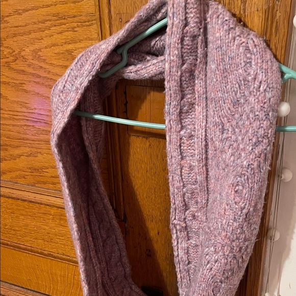 Light Purple/Pink Knit Infinity Scarf - Picture 5 of 5